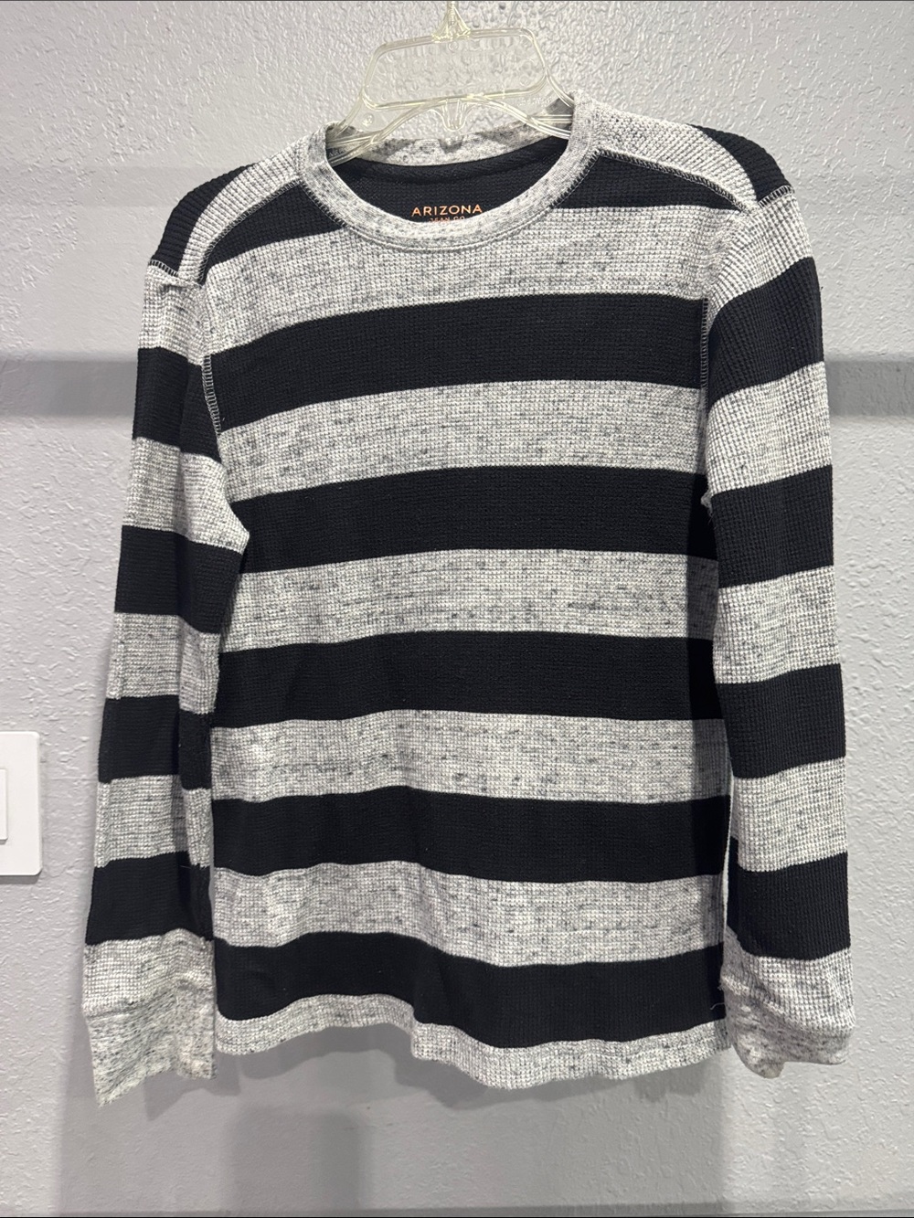 Arizona Jean Company Men’s Black and Gray Striped Crewneck Sweater
